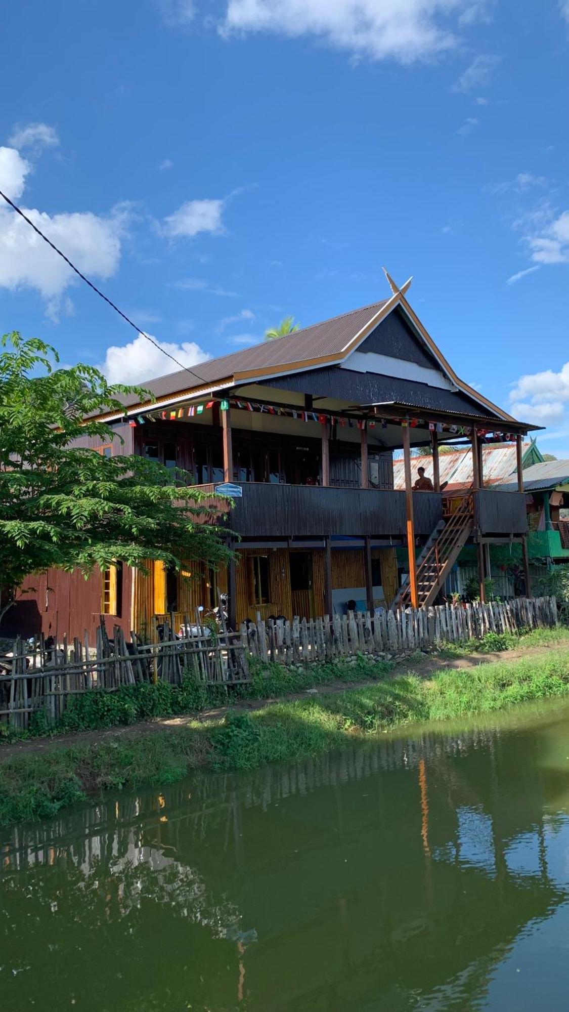 Nasrul House Homestay For Backpackers Maros Dış mekan fotoğraf